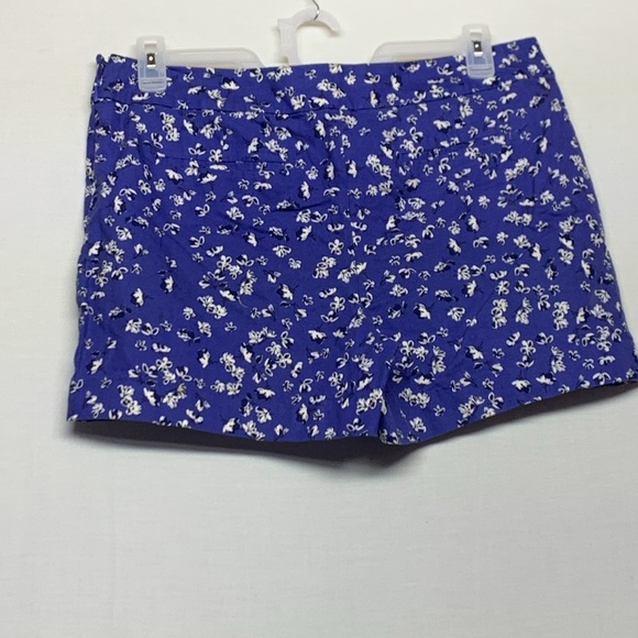 Banana Republic Floral Shorts - Picture 4 of 6
